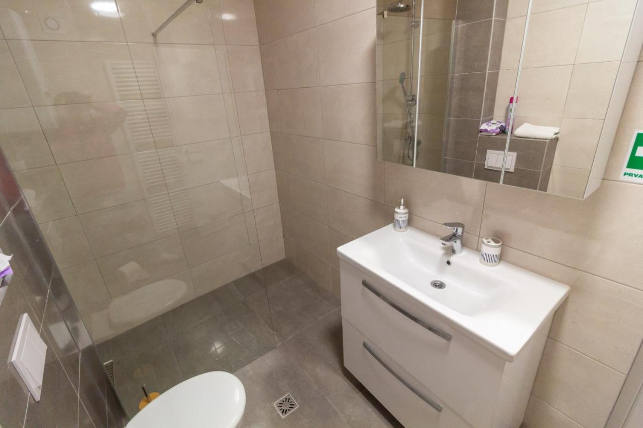 Gajeva Rooms - Stockholm Apartment Self Check-In Вировитица Экстерьер фото
